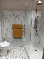 Łazienka w obiekcie Maison intra muros, terrasses avec vue jaccuzzi et garage