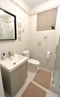 Kúpeľňa v ubytovaní Apartment Summer escape Rovinj with free street parking