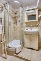 A bathroom at URBANA 37 Maison