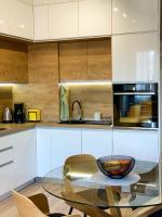 Kuchyň nebo kuchyňský kout v ubytování Urban Edge by RV Apartments