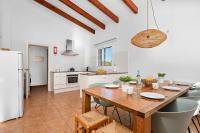 A kitchen or kitchenette at Casa Bruna - Binibeca Nou