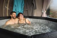 Goście zatrzymujący się w obiekcie CABANE, BUNGALOW, BULLE ET SPA LE REFUGE ZEN ET BIEN ETRE