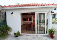Patio alebo iná vonkajšia časť ubytovania Perivoj