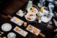 ホテルの敷地内または近くでの食事または食べ物