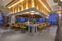 Reštaurácia alebo iné gastronomické zariadenie v ubytovaní Rodos Palladium Leisure & Wellness