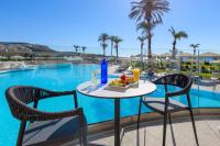 Bazén v ubytovaní Rodos Palladium Leisure & Wellness alebo v jeho blízkosti