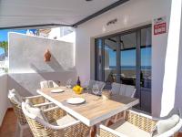 Balkón nebo terasa v ubytování Holiday Home Melon by Interhome