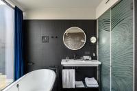 Kúpeľňa v ubytovaní Hotel Clark Budapest - Adults Only