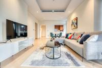 TV a/nebo společenská místnost v ubytování RH- Downtown Delight, spacious 01BR near Dubai Mall & Burj Khalifa, RP Heights