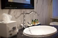 Tiffi Old Town Hotelにあるバスルーム