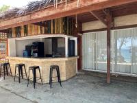 En balkon eller terrasse på Pearl Resort Panglao,Dauis Bikini Beach