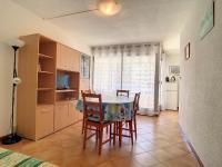 Posedenie v ubytovaní F2 Cabine avec Parking, Lave-linge, Lave-vaisselle, TV - FR-1-715-26