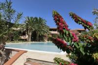 The swimming pool at or close to Blue&Green House With Shared Pool - Happy Rentals