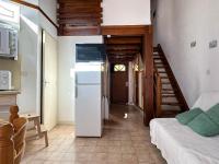 Kuchnia lub aneks kuchenny w obiekcie Maison en Pinède Proche Mer et Commerces - 5 pers, Terrasse, Jardin, Parking, WiFi - FR-1-705-29