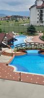 Bazén v ubytování Belvedere Holiday Club К302 nebo v jeho okolí