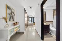 Ein Bett oder Betten in einem Zimmer der Unterkunft Luxury Studio, 29 Boulevard near Burj Khalifa Downtown - Chalet Homes