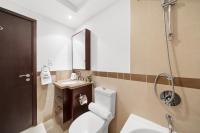 Ein Badezimmer in der Unterkunft Luxury Studio, 29 Boulevard near Burj Khalifa Downtown - Chalet Homes