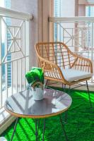 Ein Balkon oder eine Terrasse in der Unterkunft Luxury Studio, 29 Boulevard near Burj Khalifa Downtown - Chalet Homes