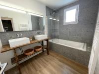 Plán poschodí v ubytovaní Villa avec piscine chauffée proche plage, WiFi, billard et garage à La Tranche-sur-Mer - FR-1-22-333