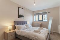 Postel nebo postele na pokoji v ubytování Spacious 2 Bed Apartment in Manchester Centre