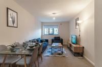 TV a/nebo společenská místnost v ubytování Spacious 2 Bed Apartment in Manchester Centre