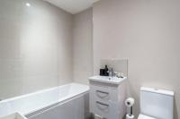 Koupelna v ubytování Lovely 1 Bed Manchester Apartment - Sleeps 3