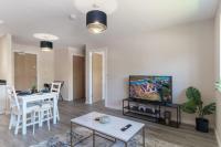 TV a/nebo společenská místnost v ubytování Lovely 1 Bed Manchester Apartment - Sleeps 3