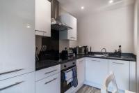 Kuchyň nebo kuchyňský kout v ubytování Lovely 1 Bed Manchester Apartment - Sleeps 3