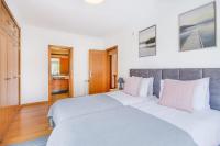 Postel nebo postele na pokoji v ubytování Admiral House Estoril