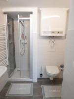 A bathroom at Appartement Katharina 2 Personen Hallein bei Salzburg
