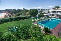 Bazén v ubytování Villa Plage Grande - Superstar luxury - Beachtop nebo v jeho okolí
