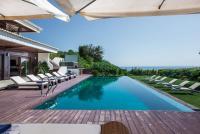Bazén v ubytování Villa Plage Grande - Superstar luxury - Beachtop nebo v jeho okolí