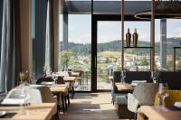 Nespecifikovaný výhled na hory nebo výhled na hory při pohledu z hotelu