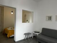 Posedenie v ubytovaní Myrtos Cosy Apartments
