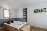 Plan piętra w obiekcie Gite Piscine et Jacuzzi intérieurs