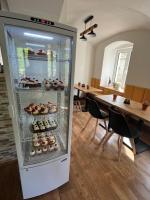 Jídlo v penzionu nebo okolí