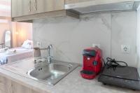 Kuchyňa alebo kuchynka v ubytovaní Levanda Luxury Studios Apartments