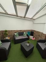 Posezení v ubytování APARTAMENT SARDINA NEAR THE BEACH WITH POOL AND WIFI e