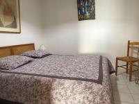 Posteľ alebo postele v izbe v ubytovaní Charmant T1 avec climatisation, WIFI, parking à Balaruc-les-Bains - FR-1-553-218