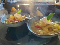 Jídlo v hotelu nebo okolí