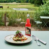 Jídlo v prázdninového areálu nebo okolí