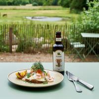 Jídlo v prázdninového areálu nebo okolí