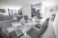 Posezení v ubytování Villa Odyssey with private heated pool in Playa Blanca