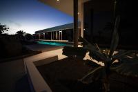 Bazén v ubytování Villa Odyssey with private heated pool in Playa Blanca nebo v jeho okolí