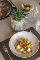 Mad på lejlighedshotellet eller i nærheden