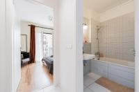 Kúpeľňa v ubytovaní Brand New Modern Apartment-2 rooms-balcony-garage