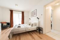 Posteľ alebo postele v izbe v ubytovaní Brand New Modern Apartment-2 rooms-balcony-garage