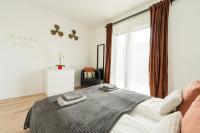 Posteľ alebo postele v izbe v ubytovaní Brand New Modern Apartment-2 rooms-balcony-garage