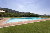 Bazén v ubytovaní VILLA SAN PIETRO alebo v jeho blízkosti