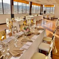 Un restaurante u otro lugar para comer en Hotel El Cisne Internacional